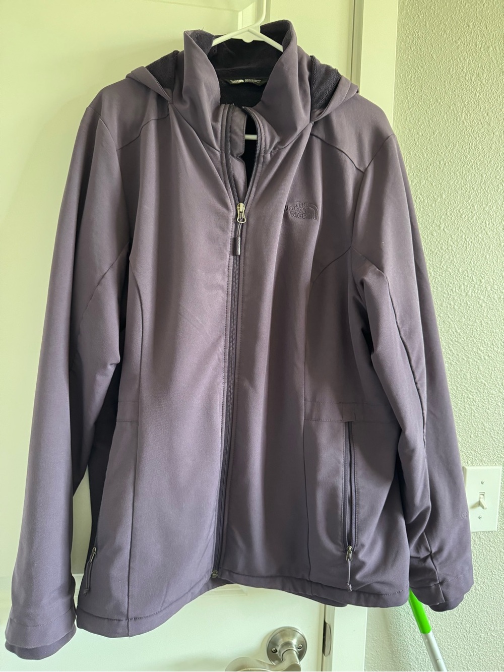 The North Face Women's Mauve Hooded Softshell Jacket